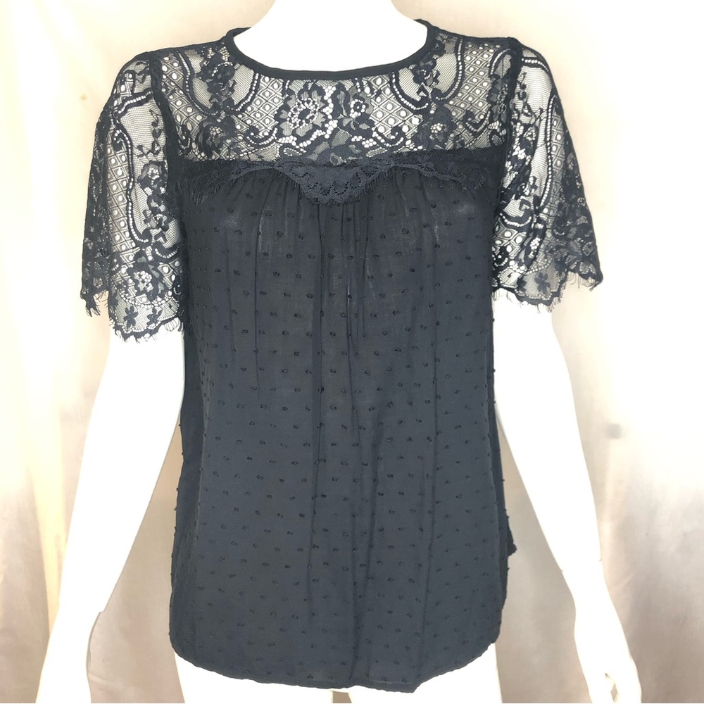 Woman’s black eyelash lace top with short sleeves size medium